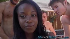 Reproducir blacken hottie consigue bukkaked
