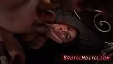 Oynat Yaşlı şişman adam ve ergen boor sarhoş şenlik porno vahşi olgunlaşmamış tatilciler mutluluk
