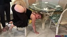 Reproduzir Esteira perplexa embaixo da prateleira - erin electra