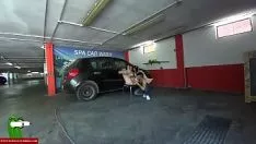 Play Feeding kitty-cat in a populace parking area cri114