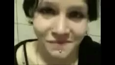 Odtwórz Emo Missy passjob w toalecie - Thomas więcej na xjizzcams.com