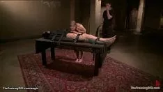 播放 Bosomy 金发 海洋 深渊 咽 brobdingnagian gumshoe