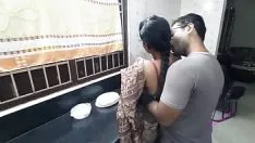 चलाएँ भारतीय सेक्स - बंगाली विवाहित महिला जब जगह पर जमा नहीं होती है तो उसकी अर्थव्यवस्था को चीर देती है