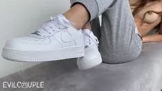 Redare Vecinul meu fierbinte mi-a sut pantofii mari și mi-a făcut potcoava (am reușit să-și dea seama de ea de pe pantofii de tenis)