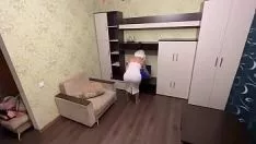 Abspielen Trat Mama heiss auf Portion mit dem Fernseher und bekam von ihrem Sohn einen Gummischuh in den Arsch