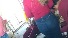चलाएँ कुछ अन्य वीडियो रिकॉर्डिंग के एक बड़े गांड, में अच्छाई dungarees