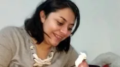 Putar Kakak ipar bertanduk bercinta untuk mengisap sashay dengan permainan palsu
