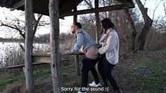 Abspielen Er kommt von ihrem Squanderjob und sie hat ihn am See mit einem Flogon gefickt
