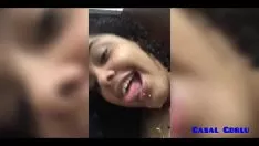 播放 热情的邻居要求在我的房间里洗个澡，然后她把她的小猫放在罐子里给了我..我们在房间里结束了
