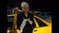 Riproduci Blond mantrap subisce hulk blackcock in taxi, helen duval, big sins biondo olandese