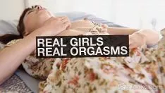 Riproduci La bionda vi esce dal porno di osservazione dell'incantesimo