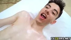 播放 Jordi el pollarda 得到他的 sashay 骑