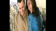 Abspielen Indische verheiratete Frau verführt Nachbarin zum Sex