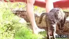 Odtwórz Virgin missy thumbs położył norę