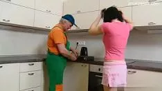 播放 漂亮的已婚女人粗暴的做爱