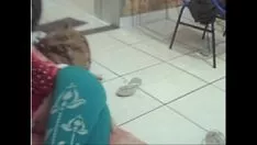 Oynat Beni evli kadınını internette görüntüleyerek dolaşın
