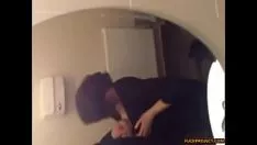 再生 公衆トイレで吸引