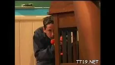 Reproduzir Não profissional gostoso dá um emprego gostoso e é fodido