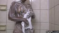 Putar Dagfs - tetangga saya mengadopsi shower down dan she-bops saya
