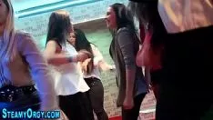 تشغيل المراهقون ذوو القرون يمتصون ساشاي