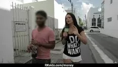 تشغيل أنا لا آخذ أي أموال لدفع الإيجار 24