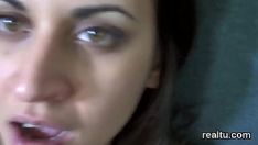 تشغيل مراهقة تشيكوسلوفاكية جميلة يتم صنعها في المنتزه ويتم وضعها في بوف