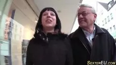 Redare Adolescent în înaltă germană se ia pe bătrân
