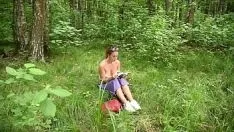 Putar 18 tahun membuat video porno di hutan untuk ulang tahun kekasihnya!