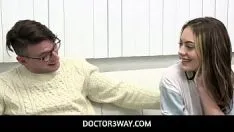 播放 Doctor3way - 大奶熟女治疗师与青少年继女和继父进行家庭性治疗三人行 - lily lane、jc wilds、celtic iron