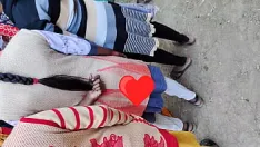 Jouer Ami ki petite amie en plein air chatte baise avec son amant