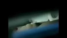 Reproduzir Fotografia de uma senhorita pegando um banho