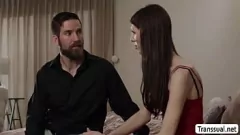 Oynat T-Girl Ava Holt üvey baba Chris Epic tarafından sert fucked