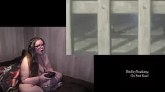 تشغيل Nude Resident Evil 3 Gamer Gamer Girl المكشوف: امرأة سمراء وشم مع الحمار الكبيرة والثدي الطبيعي