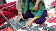 Putar Pelajaran eksplisit guru komputer Pakistan dengan muridnya yang menakjubkan