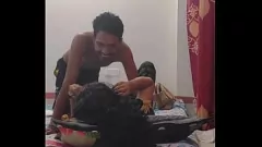 चलाएँ भाभी के साथ स्टीमी रोलप्ले: हॉट एमआईएलए का बंगाली सेक्स सत्र देवदार के साथ