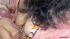 Играть Desi Punjabi GF из самой сексуальной Индии - Горячая голая позиция и выставленная киска