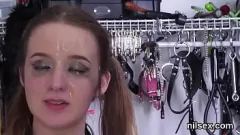 চালান একটি উদ্ভট এবং অদ্ভুত শেয়াল ছানা খোঁচা এবং পাছা থেকে মুখের অ্যাকশনের সাথে গভীর পায়ূ চিকিত্সার জন্য একটি আশ্রয়ে আনা হয়