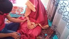 Afspelen Indiase hete anjali bhabhi beveelt haar kameraad-in-law om seks te hebben