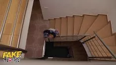 再生 シュラウドの学生宿泊の賭け金を偽って、捻挫を表現されたラフアウトトライアドに試みます