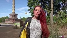 Abspielen Hochdeutscher Aufklärer - Rothaarige Milf Stacey Oceanic Abyss Sodomie beim Formen